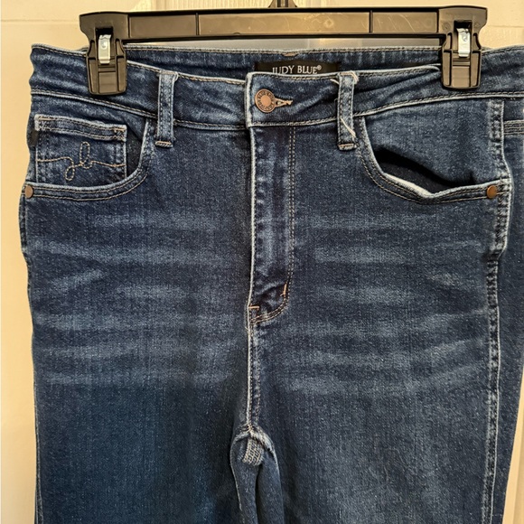 📦 Judy Blue Hi-Rise Cropped Straight with Ankle Slit *EXCELLENT USED CONDITION* - Picture 2 of 8